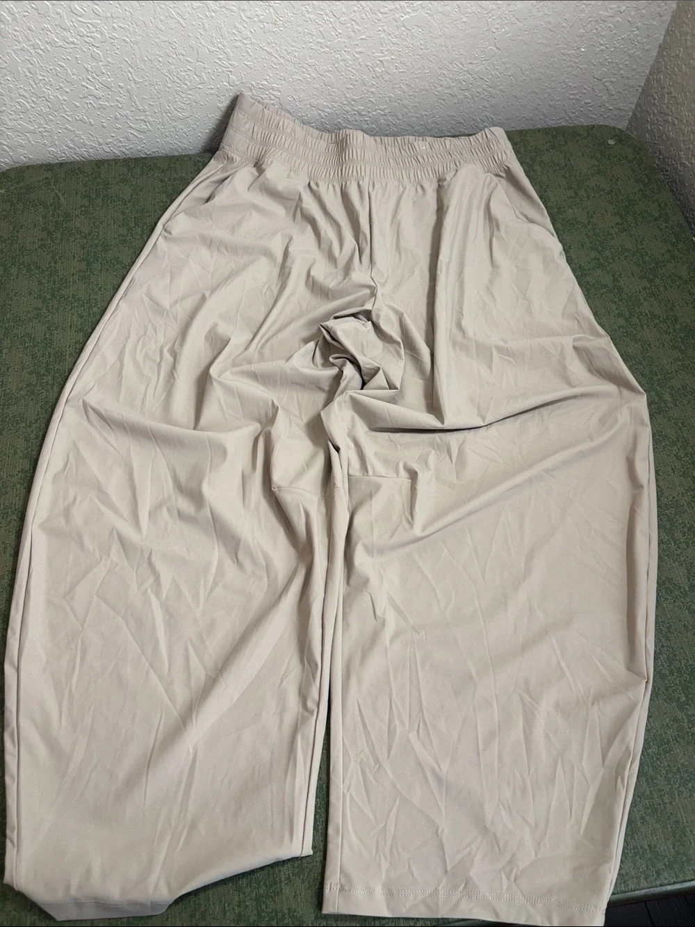 Old Navy Wide-Leg Pants in Taupe